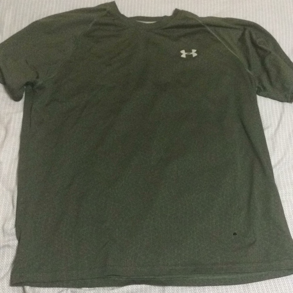 Under Armour- Shirt